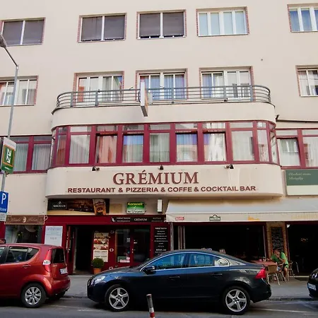 Penzion Gremium بيت ضيافة براتسيلافا