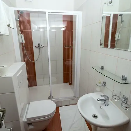 Penzion Gremium 3* براتسيلافا